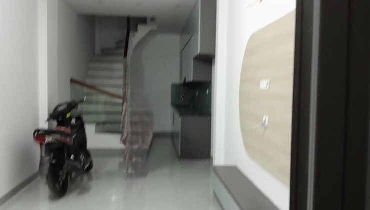 Cho thuê nhà trong ngõ hoàng mai, 45m - 5tầng - 3 ngủ, ở gia đình - Giá 13 triệu